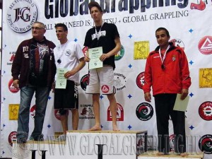 Gi Grappling Felnőtt Férfi 65 kg. dobogója