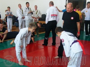 Kezdődik a Gyermek Gi Grappling