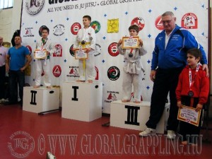A Gi Grappling Gyermek1 Fiú 30 kg. kategória dobogója