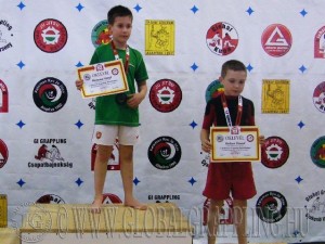 A Gi Grappling Gyermek1 Fiú 30 kg. kategória dobogója