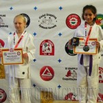 A Gi Grappling Gyermek 1 Leány 30 kg dobogója