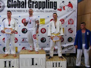 A Combat Grappling Felnőtt Férfi 95 kg dobogója
