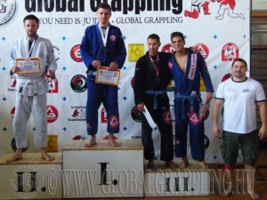 Gi Grappling Felnőtt Férfi 75 kg. dobogója