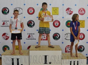 NoGi Grappling Gyermek 2 Fiú 40 kg dobogója