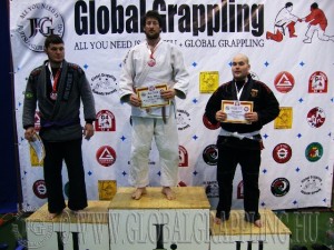 A Gi Grappling Felnőtt Férfi 105+ kg. kategória dobogója