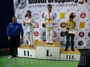 A Gi Grappling Ifjúsági 1 Leány 50 kg. kategória dobogója