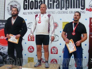 A Gi Grappling Haladó Férfi 105+ kg kategória dobogója