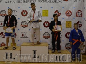 A Gi Grappling Ifjúsági 1 Fiú 50 kg kategória dobogója
