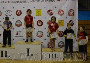 A NoGi Grappling Gyermek 2 Fiú 32 kg kategória dobogója
