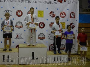 A Gi Grappling Gyermek 2 Fiú 36 kg kategória dobogója