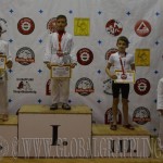 A Gi Grappling Gyermek 2 Fiú 32 kg kategória dobogója