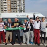 A csapat egyik fele a hazautazás előtt